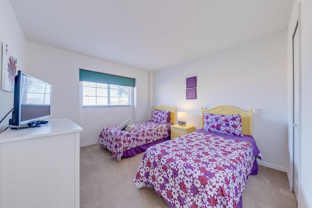 #486-fabulous With A South Facing Pool And With No Rear Neighbors Villa