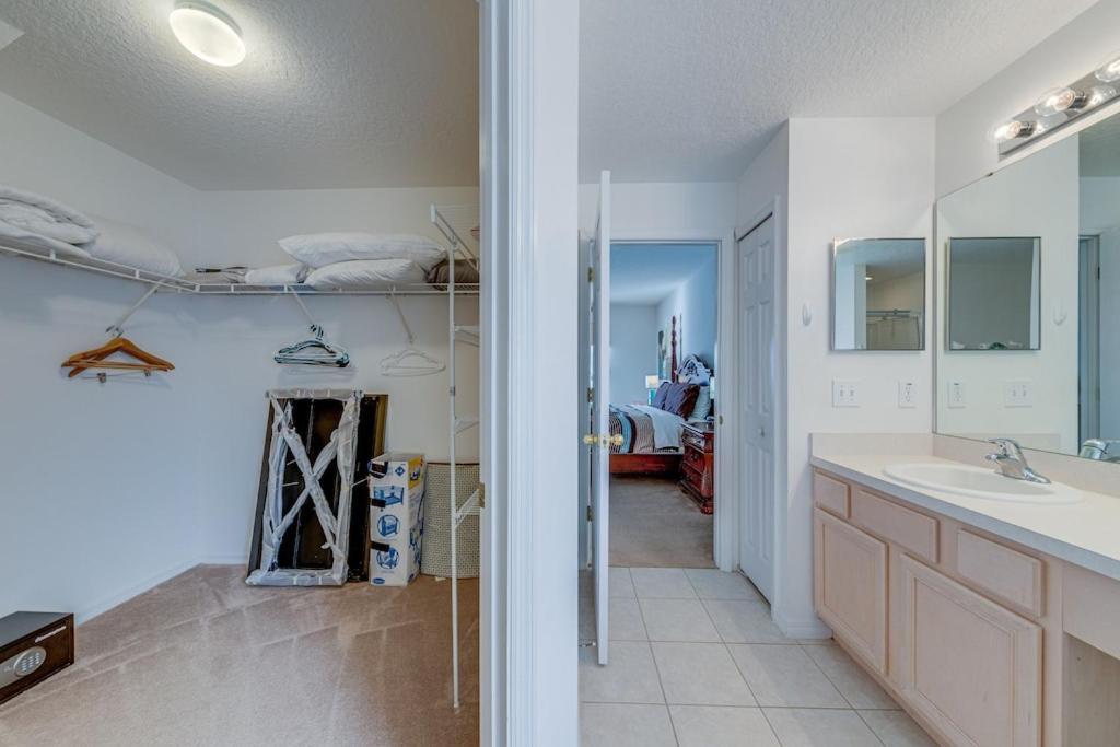 #486-fabulous With A South Facing Pool And With No Rear Neighbors Davenport