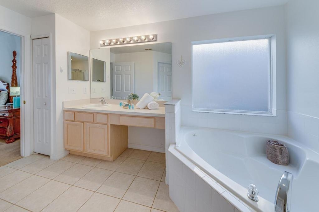 #486-fabulous With A South Facing Pool And With No Rear Neighbors